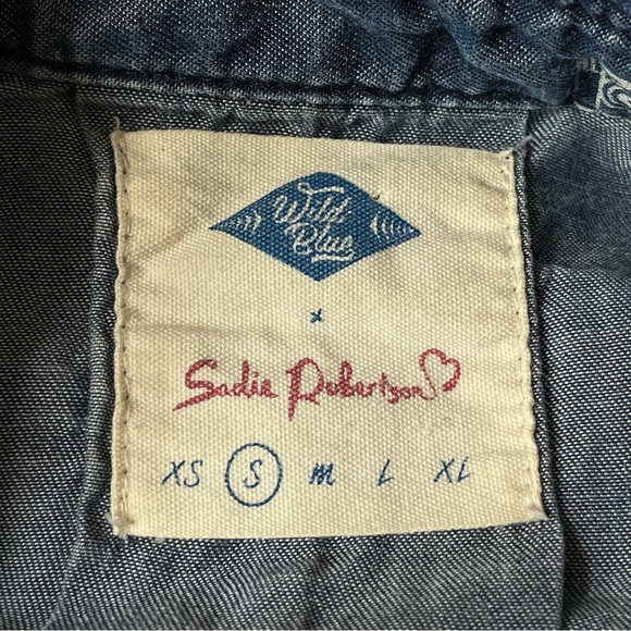 Wild Blue X Sadie Robertson Cropped Button Down Short Steve Shirt Denim Small - Picture 6 of 9